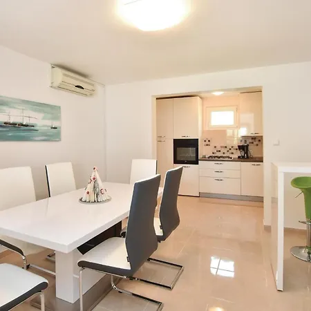 Stunning In Kastel Sucurac With Wifi Casa de Férias *